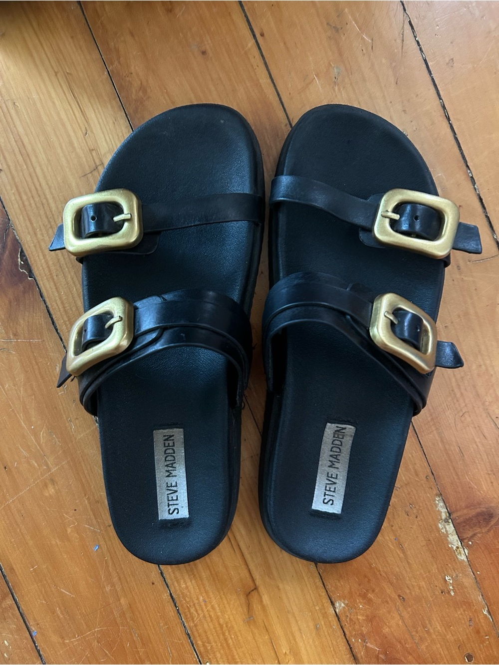 Steve Madden Margey Sandal 7.5 black double strap gold buckle